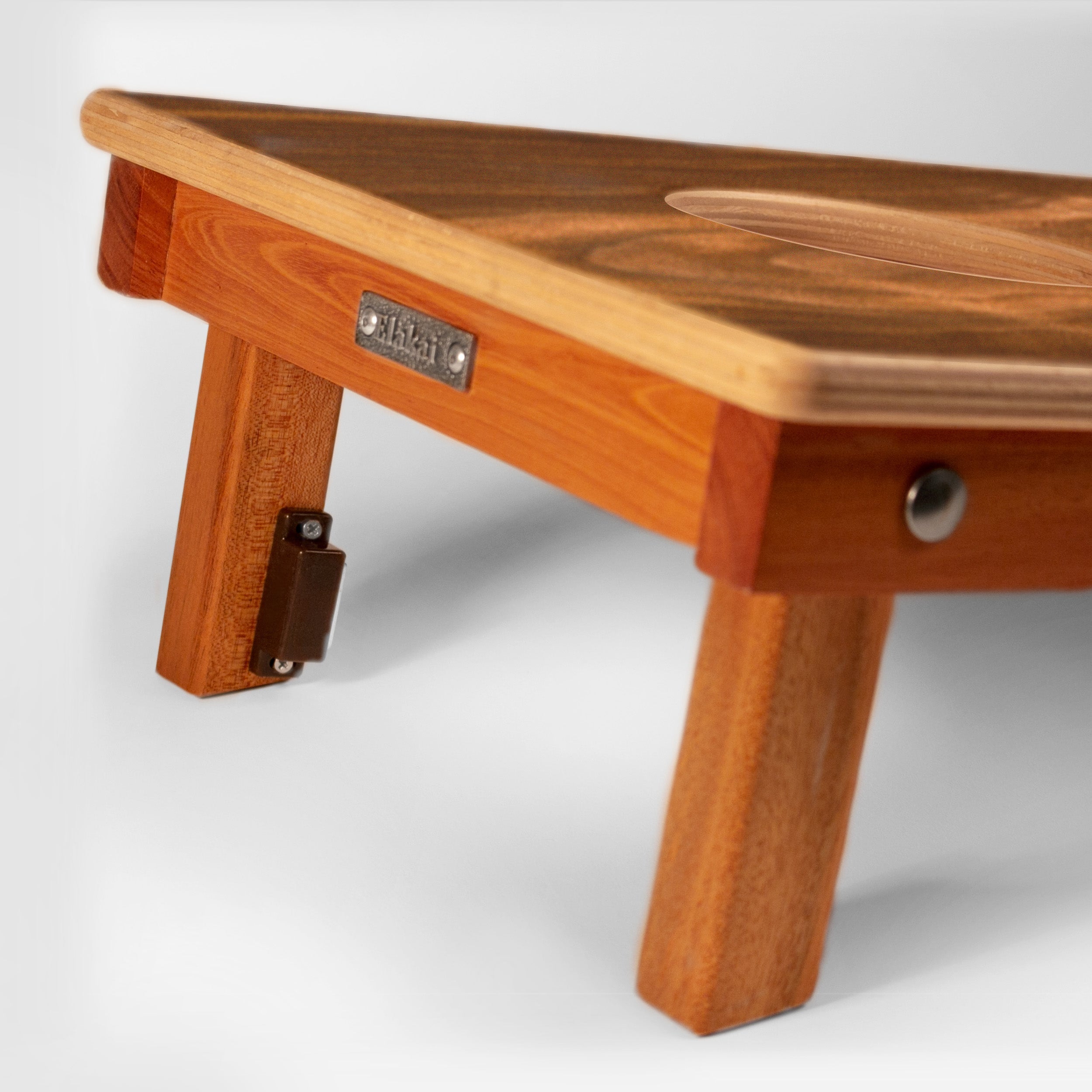 #color_dark beachwood