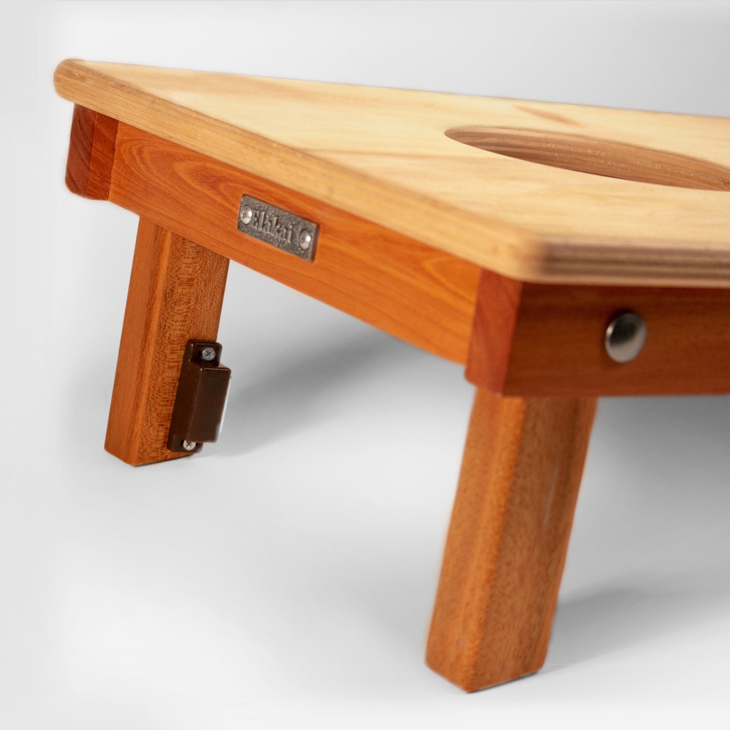 #color_light beachwood