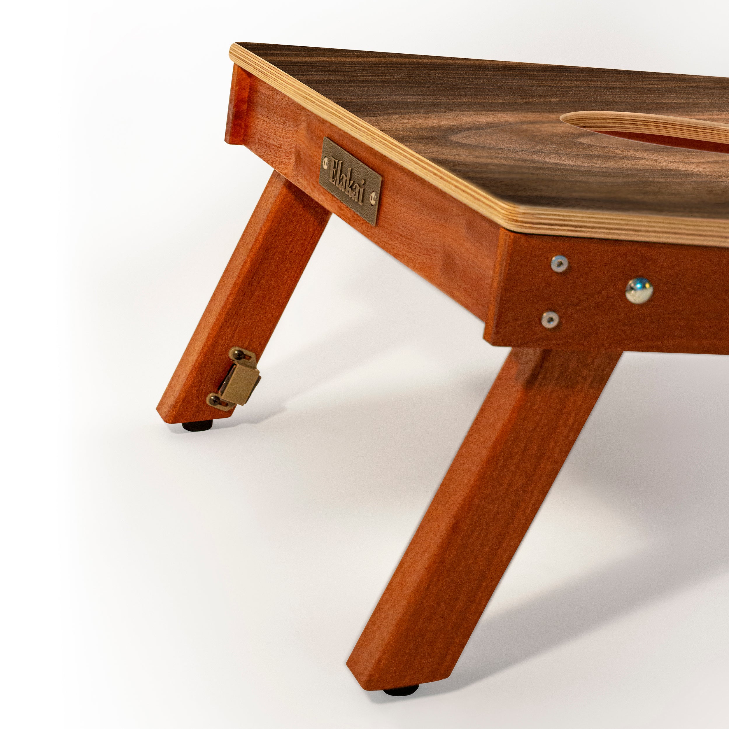 #color_dark beachwood