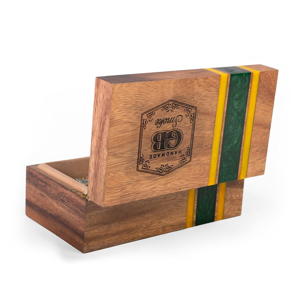 Handcrafted acacia hardwood cigar box with cedar-lined interior and hinged lid for premium cigar storage and organization by Elakai.
#color_green bay